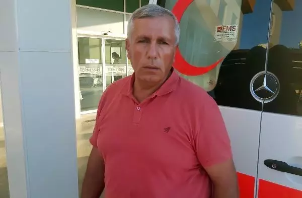 PARMAĞINI KOPARTAN KURDUN BAŞINA TAŞLA VURUP UZAKLAŞTIRDI