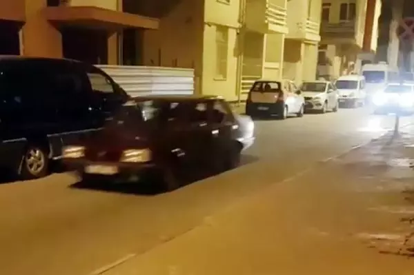 Son dakika... EHLİYETSİZ SÜRÜCÜ İLE POLİSİN KOVALAMACASI KAMERAYA YANSIDI