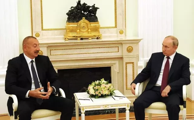 Rusya Devlet Başkanı Putin ile Azerbaycan Cumhurbaşkanı Aliyev, bölgesel sorunları görüştü Rusya Devlet Başkanı Putin ile Azerbaycan Cumhurbaşkanı Aliyev, bölgesel sorunları görüştü