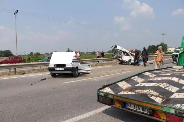 İki otomobil çarpıştı: 6 yaralı