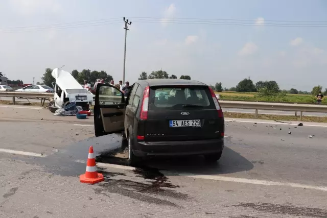 İki otomobil çarpıştı: 6 yaralı