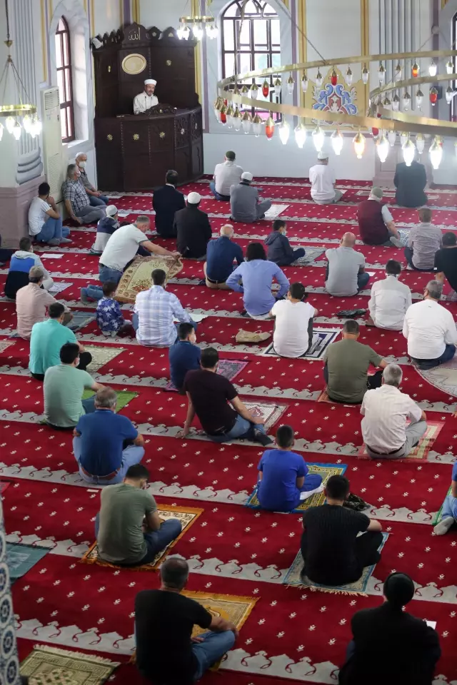 Kurban Bayramı namazı kılındı (2)