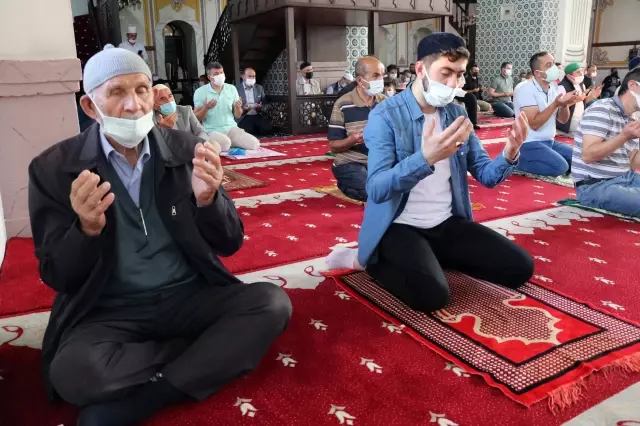 Kurban Bayramı namazı kılındı (2)