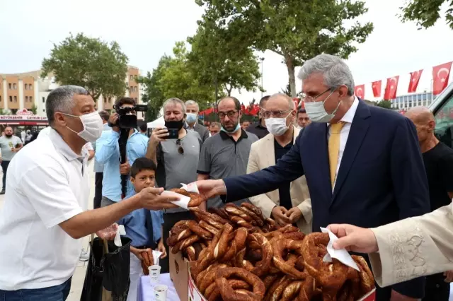 Sakaryalılar Demokrasi Meydanı'nda bayramlaştı