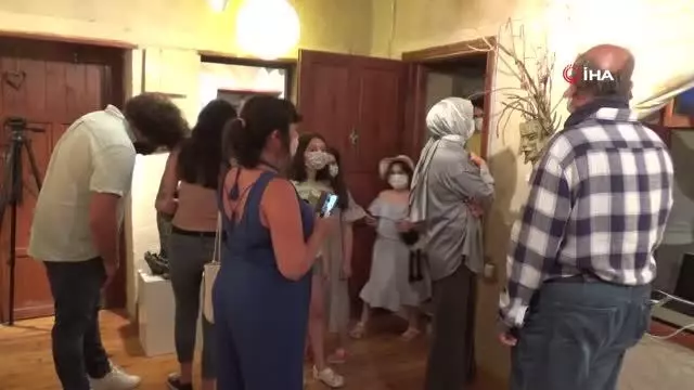 Sanatçıların köyünde sanat evi ve sergisi açıldı