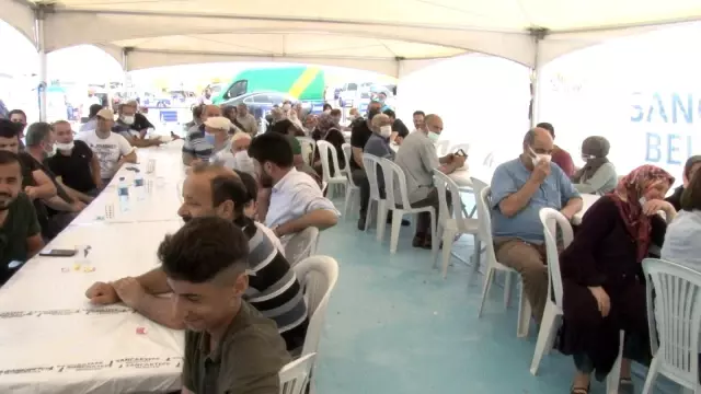 Sancaktepe'de kurban kesim alanında kavurma ziyafeti