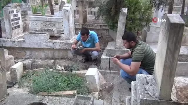 Diyarbakır mezarlıklarında hüzünlü bayramlaşma