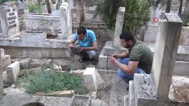 Diyarbakır mezarlıklarında hüzünlü bayramlaşma