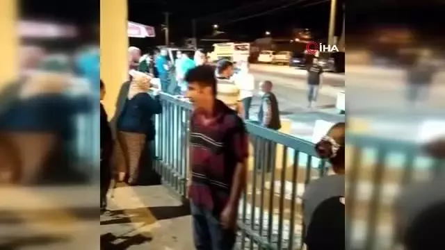 Satın aldıkları kurbanları götürmek için kapıların üzerinden atladılar