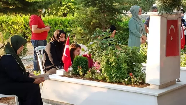 Son dakika haberi! Şehitlikte hüzünlü bayramlaşma