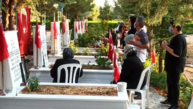 Son dakika haberi! Şehitlikte hüzünlü bayramlaşma