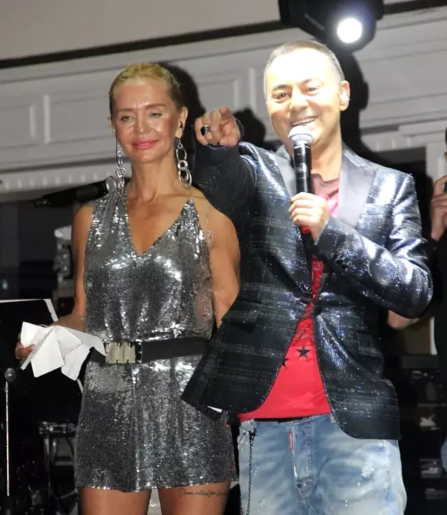 Serdar Ortaç'tan muhteşem konser