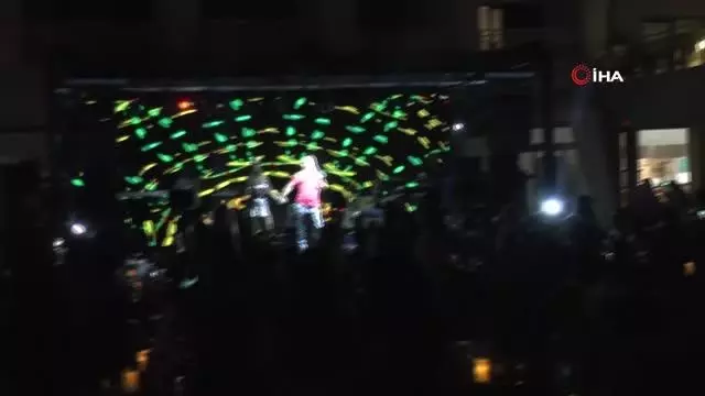 Serdar Ortaç'tan muhteşem konser