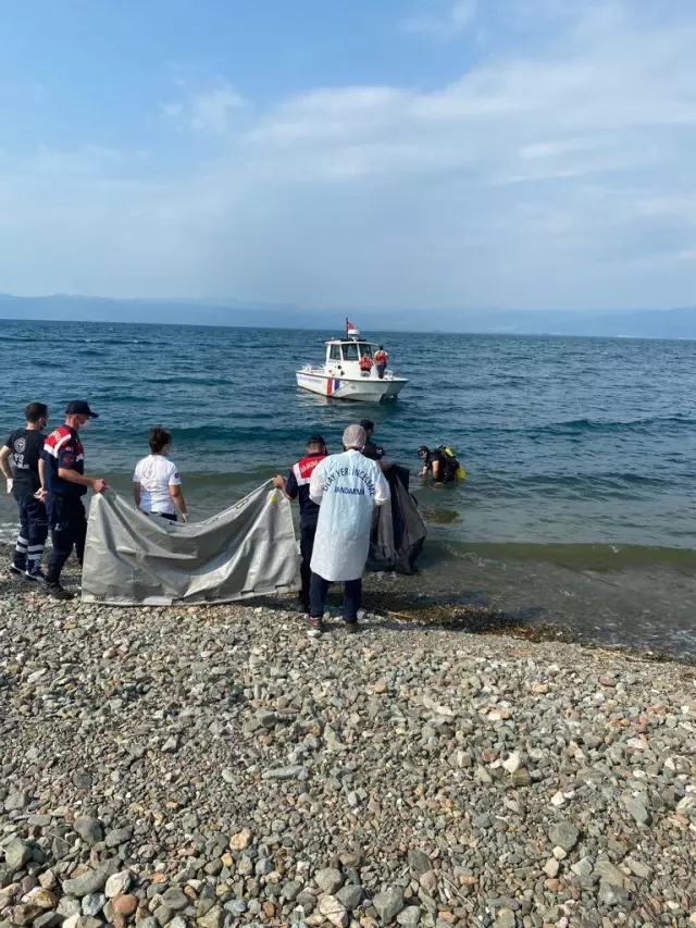 Serinlemek için İznik Gölü'ne giren genç boğuldu Serinlemek için İznik Gölü'ne giren genç boğuldu