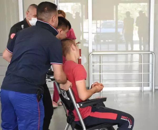 Sivas'ta acemi kasaplar, kendilerini yaraladı