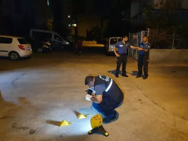 Sokak ortasında silahlı kavga: 2 yaralı