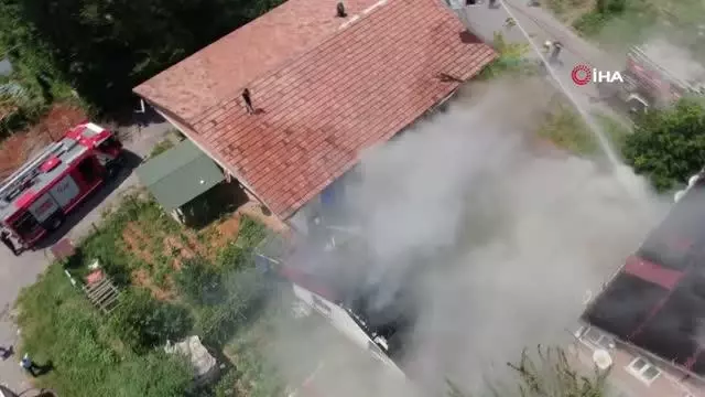 Sultanbeyli'de bayram günü çıkan yangın mahalleliyi sokağa döktü