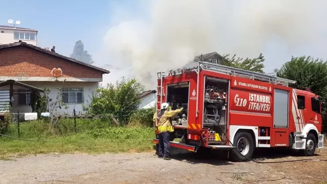 Sultanbeyli'de bayram günü çıkan yangın mahalleliyi sokağa döktü