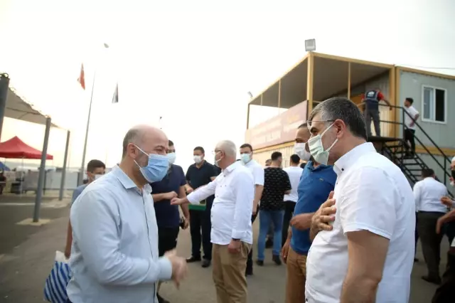 Sultanbeyli'de korona virüs önlemleri alınarak kurbanlar kesildi