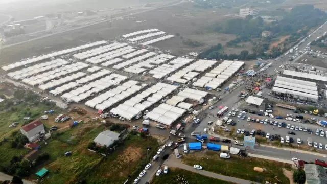 Sultanbeyli'de korona virüs önlemleri alınarak kurbanlar kesildi
