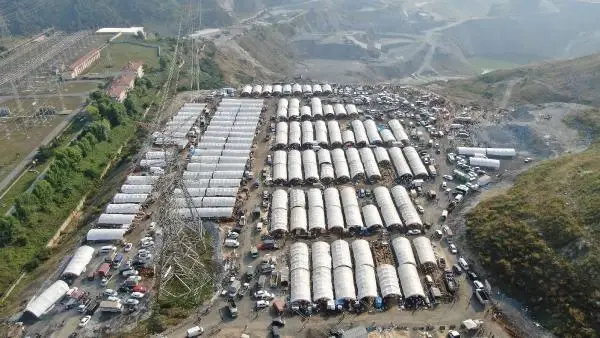 SULTANGAZİ'DE KURBAN PAZARINDAKİ HAREKETLİLİK HAVADAN GÖRÜNTÜLENDİ 2
