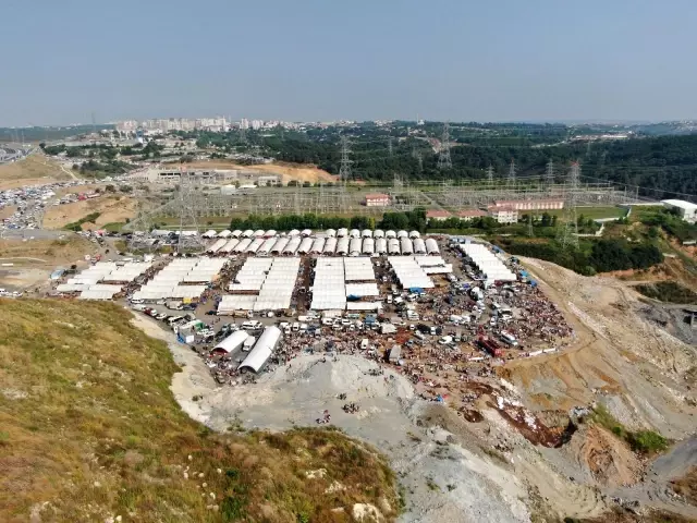 Sultangazi kurban pazarında hareketlilik havadan görüntülendi