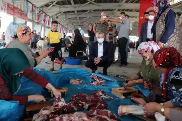Tahmazoğlu, kurban kesim alanlarını ziyaret etti