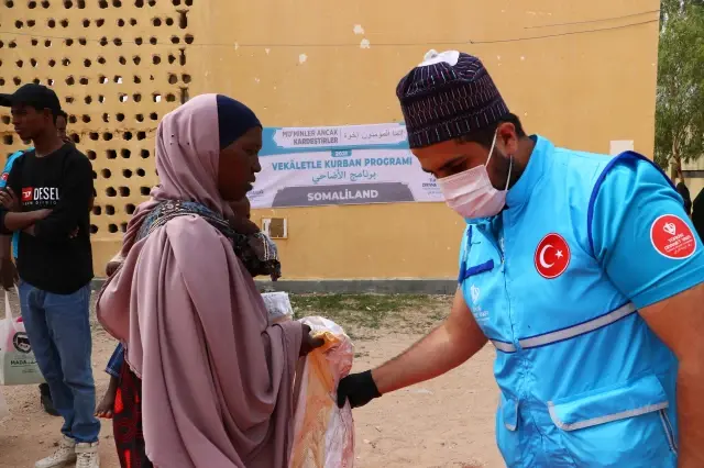 TDV tarafından Somaliland'da kesilen kurbanlar ihtiyaç sahiplerine ulaştırıldı