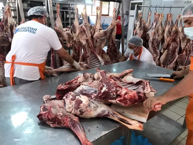 Üsküdar'da ihtiyaç sahibi ailelere 30 ton kurban eti dağıtıldı