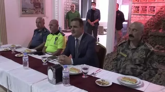 Vali Akbıyık, güvenlik güçleriyle bayramlaştı