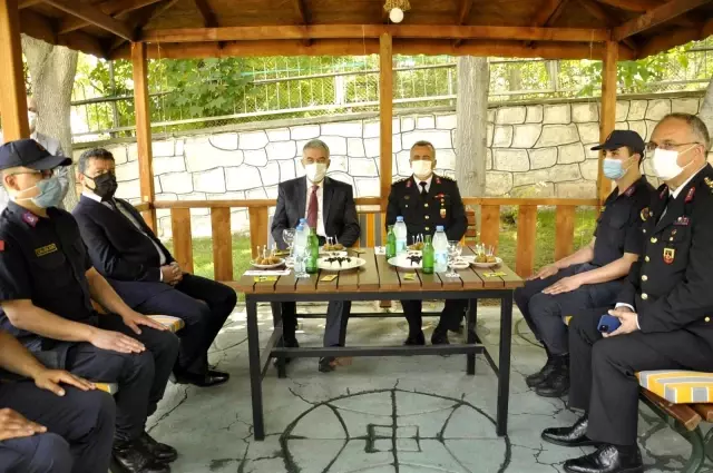 Vali Ayyıldız, Jandarma personelleri ile bayramlaştı