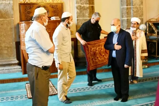 Vali Dağlı: 'Mümkün olduğunca telefonla bayramlaşalım'