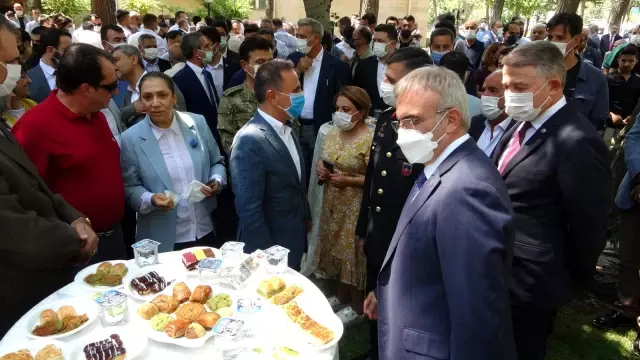 Vali Karaloğlu, Diyarbakırlılarla bayramlaştı