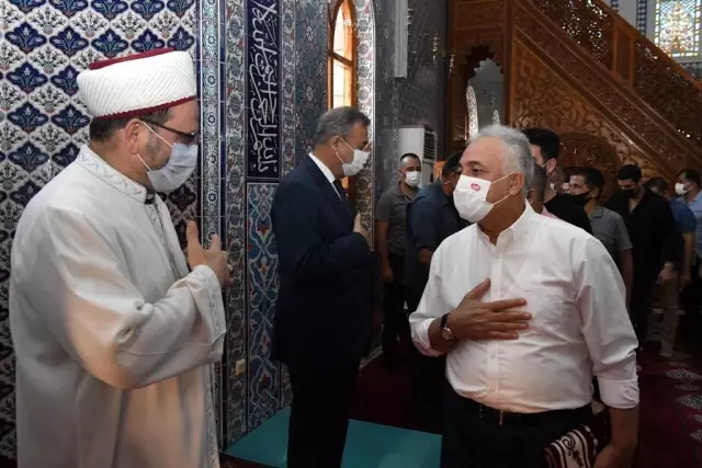 Vali Su, vatandaşlarla bayramlaştı