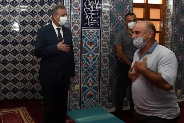 Vali Su, vatandaşlarla bayramlaştı