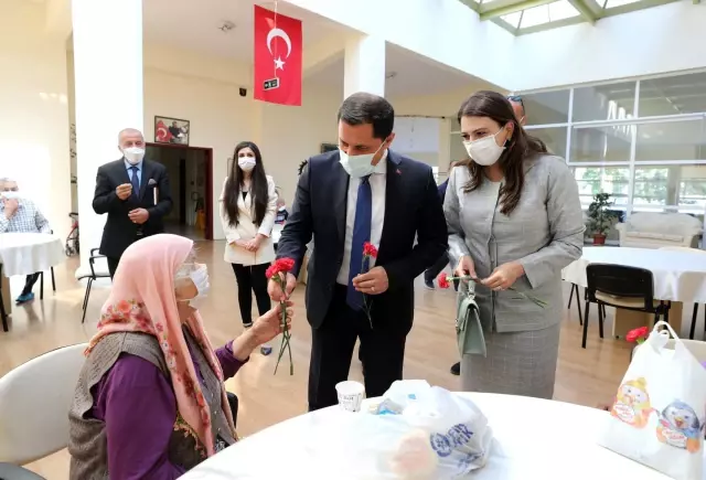 Valimiz Mustafa Masatlı ve Eşi Esra Masatlı Hanımefendi Bayramı Şehit Aileleri ve Devlet Koruması Altındaki Yavrularımızla Birlikte Karşıladı Valimiz Mustafa Masatlı ve Eşi Esra Masatlı Hanımefendi Bayramı Şehit Aileleri ve Devlet Koruması Altındaki Yavrularımızla Birlikte Karşıladı