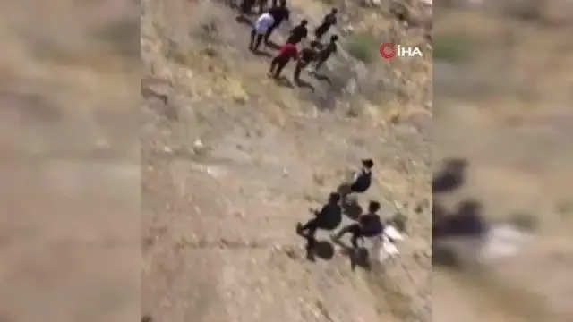 Van'da arazide yürüyerek ilerleyen 113 düzensiz göçmen yakalandı