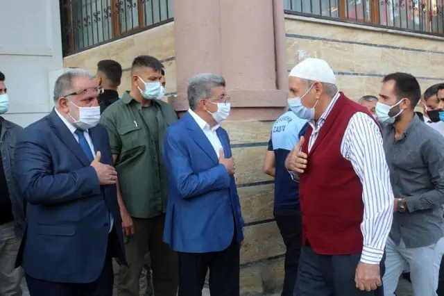 Van'da resmi bayramlaşma programı düzenlendi Van'da resmi bayramlaşma programı düzenlendi