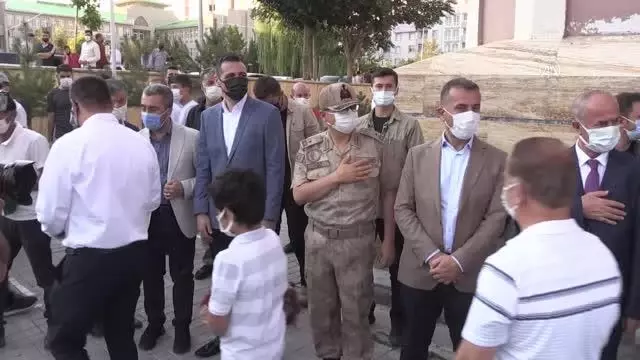 Vatandaşlar cami bahçelerine kurulan stantlarda aşı oldu