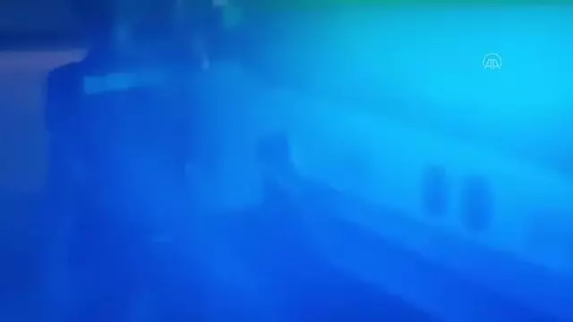 Vatandaşlar tarafından yakalanan hırsız gözaltına alındı Vatandaşlar tarafından yakalanan hırsız gözaltına alındı