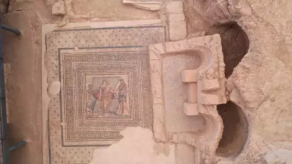 ZEUGMA'DA KAYA ODALARI GÜN YÜZÜNE ÇIKARILDI