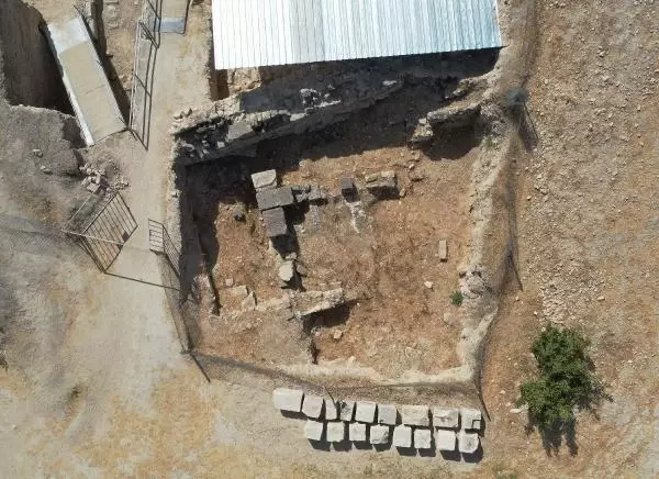 ZEUGMA'DA KAYA ODALARI GÜN YÜZÜNE ÇIKARILDI