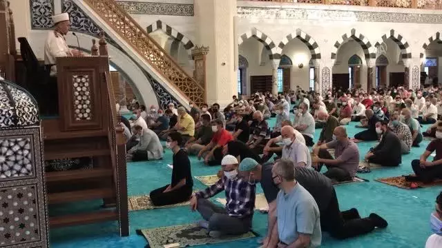 Kurban Bayramı namazı kılındı (2)