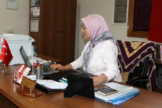 15 yıl önce haber sunuyordu, şimdi mahallesine derman oluyor
