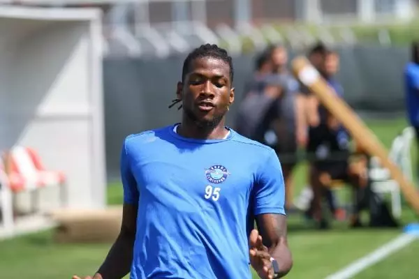 SPOR Adana Demirsporlu Rassoul: Süper Lig'i en azından 3'üncü bitirmek istiyoruz