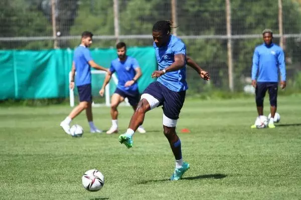 SPOR Adana Demirsporlu Rassoul: Süper Lig'i en azından 3'üncü bitirmek istiyoruz