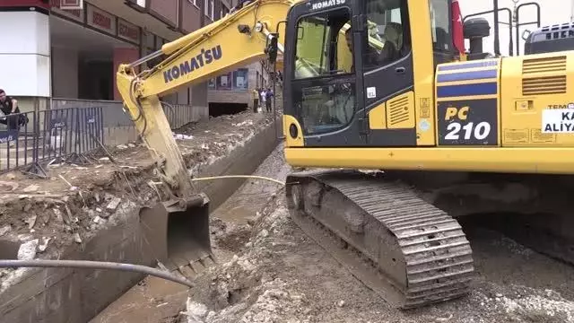 Afet bölgesindeki vatandaşlar buruk bir bayram geçiriyor