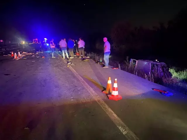Afyonkarahisar'da zincirleme trafik kazası: 3 ölü ve 2 yaralı