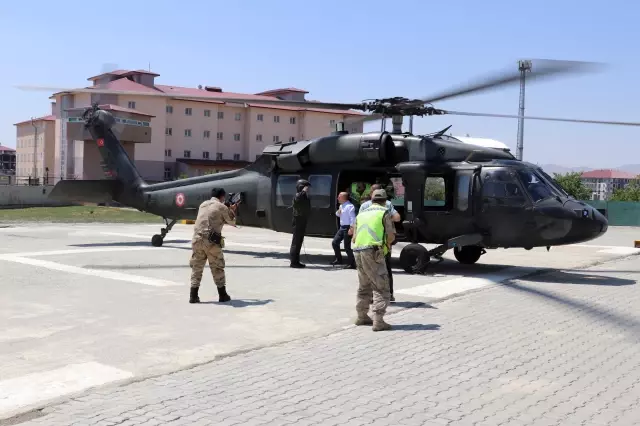 Vali Varol, helikopterle Ağrı-İran kara yolunda bayram trafiğini denetledi