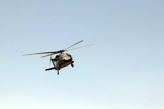 Vali Varol, helikopterle Ağrı-İran kara yolunda bayram trafiğini denetledi